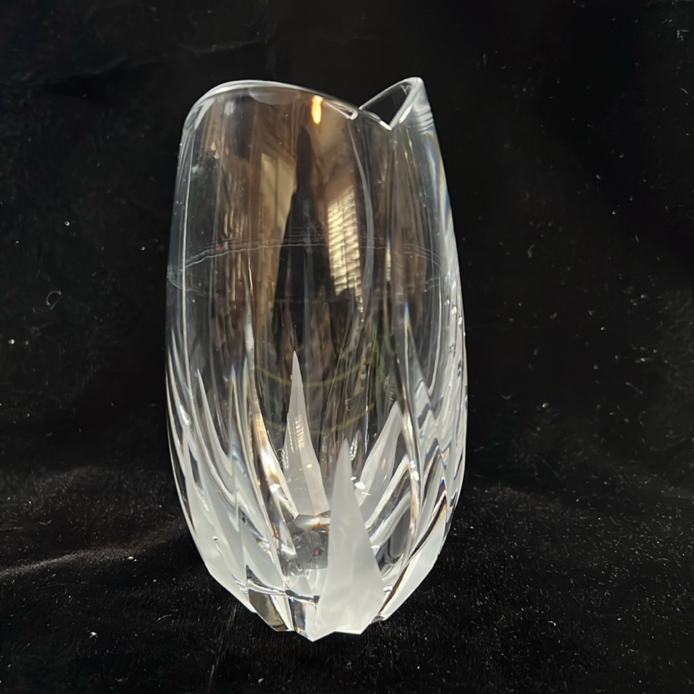 Mikasa Flame D’amore crystal bud vase